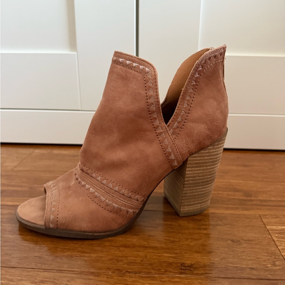 Report Tan Heeled Boots for Women
